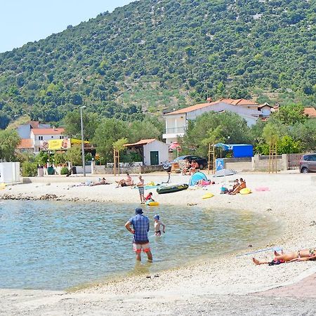 Apartments Borozan Vinišće Esterno foto