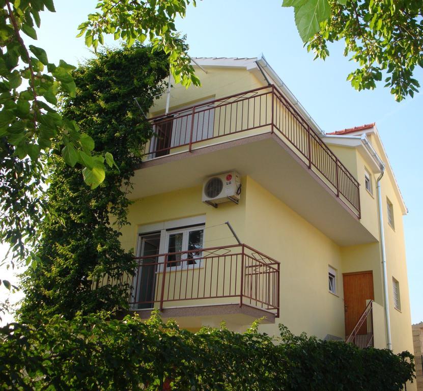 Apartments Borozan Vinišće Esterno foto