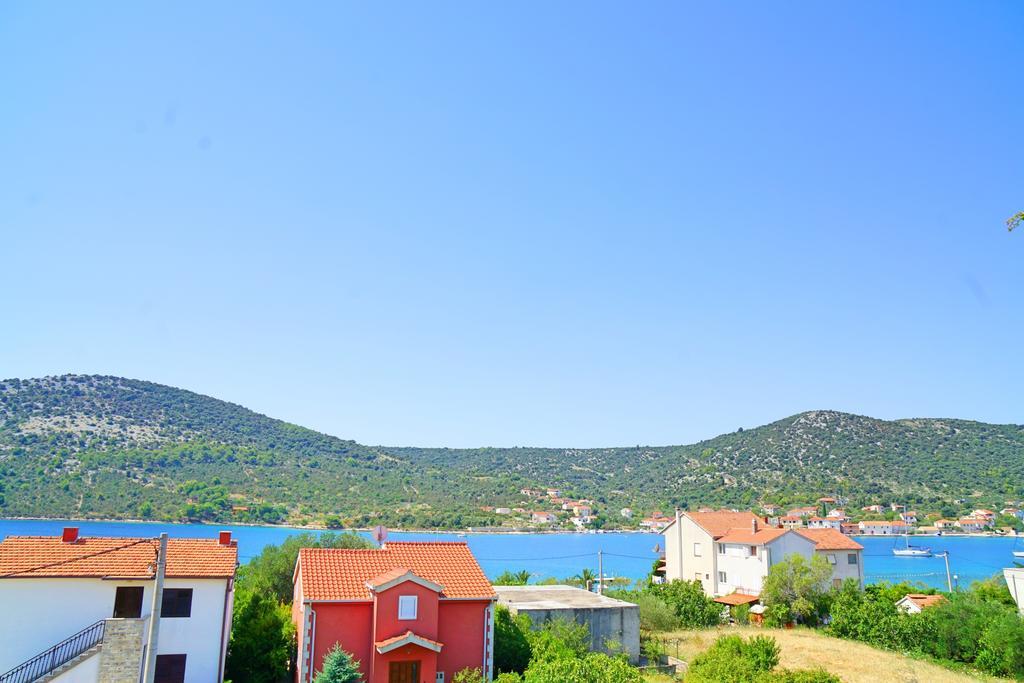 Apartments Borozan Vinišće Esterno foto